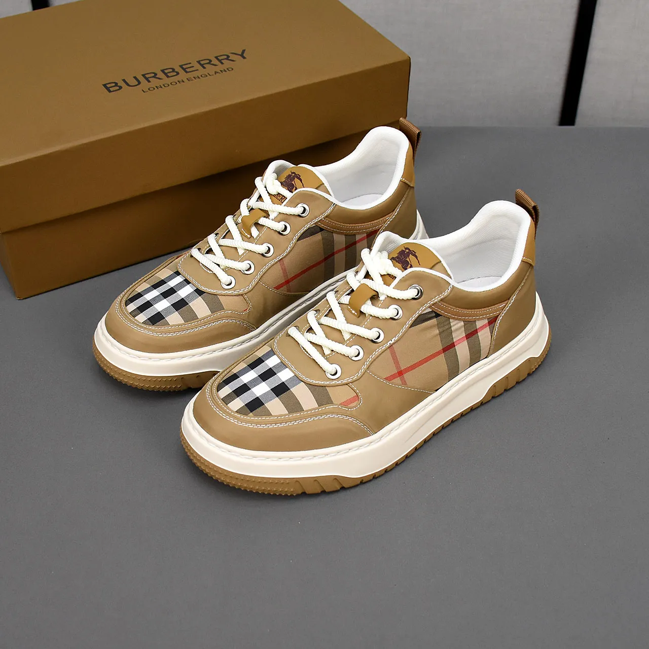 Burberry [Burberry] men's shoes 💰420💰, fashionable lace-up cloth shoes, uppers made of breathable fabric, rubber foam soles, men's size 38-44